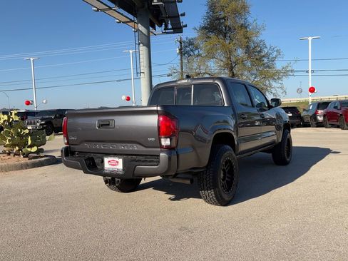 Used 2022 Toyota Tacoma SR image 5