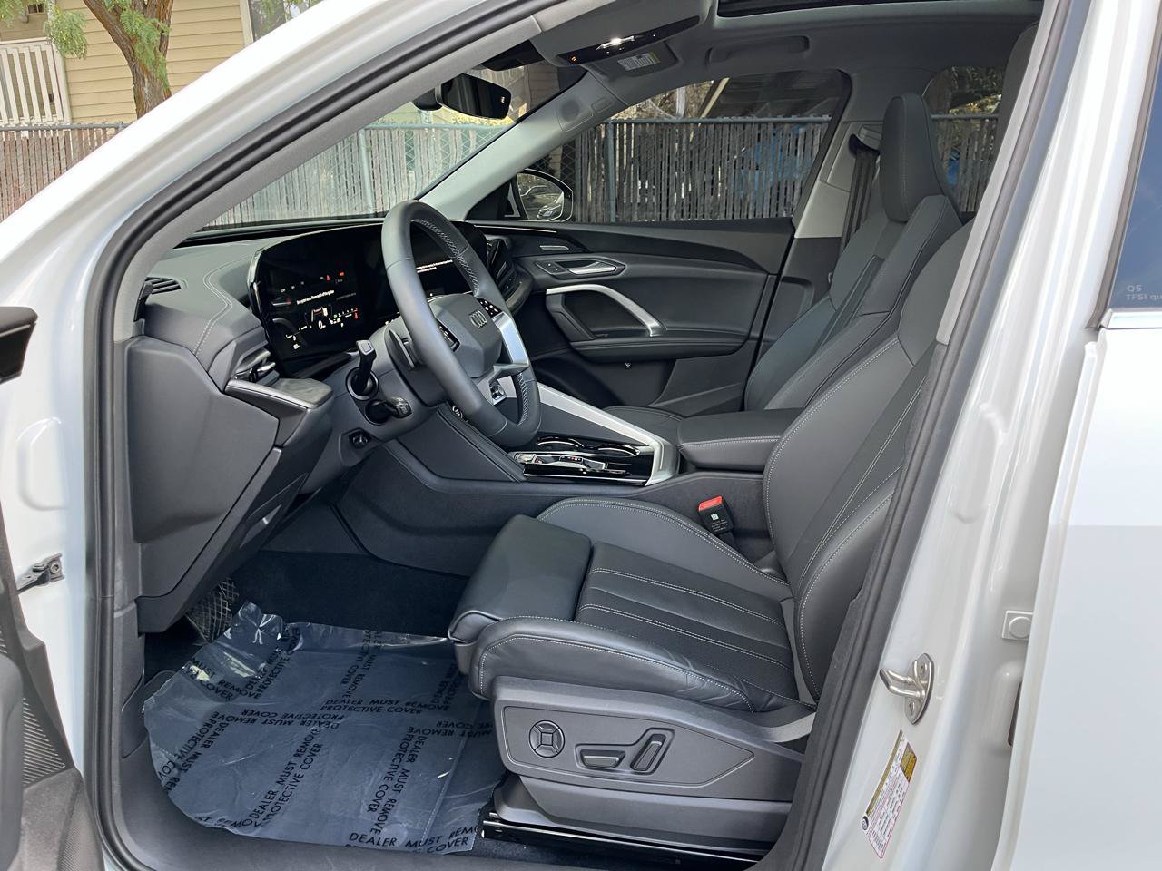 Used 2025 Audi Q5 Premium Plus w/ Premium Plus AWD/4WD image 4