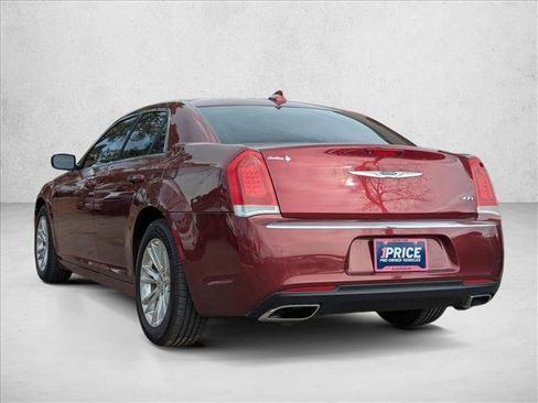 Used 2018 Chrysler 300 Touring L image 7