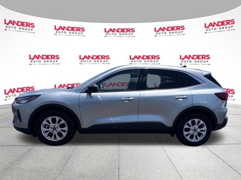 Used 2023 Ford Escape Active w/ Tech Pack #1 FWD image 6