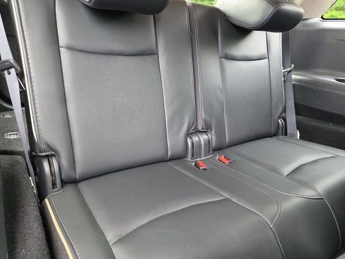 Used 2019 INFINITI QX60 Luxe w/ Essential Package FWD image 18