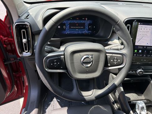 Certified 2024 Volvo XC40 B5 Ultimate w/ Protection Package Premier AWD/4WD image 18