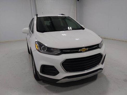 Used 2020 Chevrolet Trax LT w/ Driver Confidence Package FWD image 14