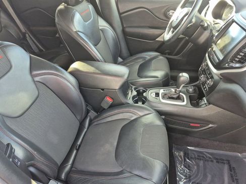 Used 2017 Jeep Cherokee Trailhawk w/ Comfort/Convenience Group image 15
