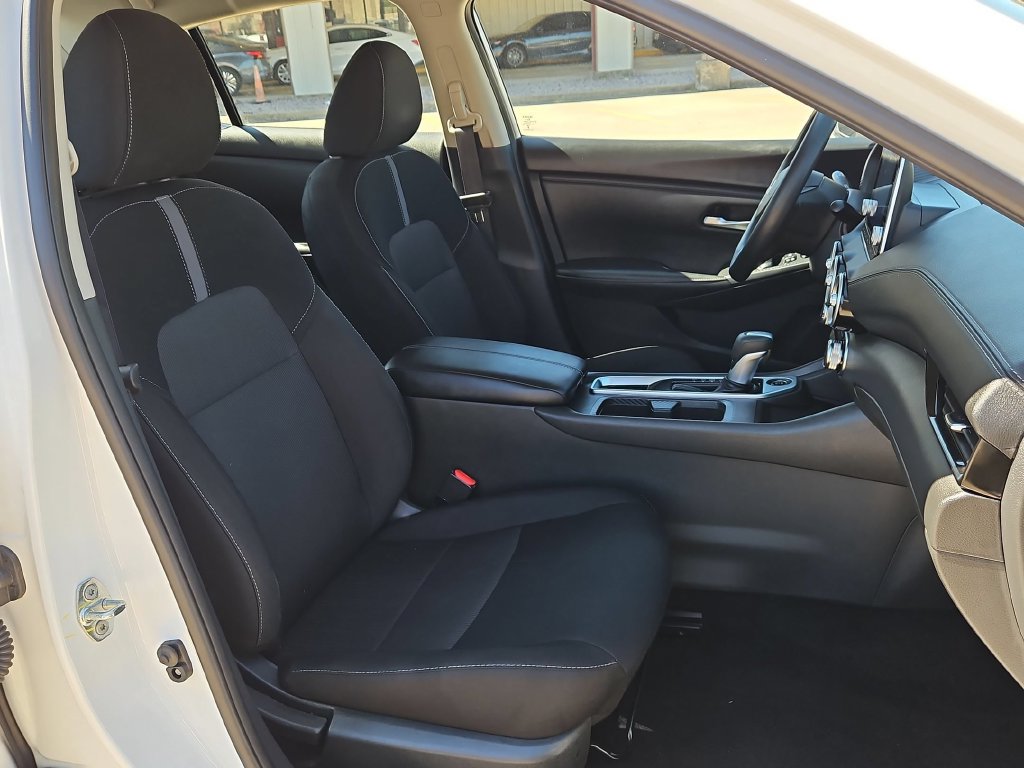 Used 2025 Nissan Sentra SV FWD image 31
