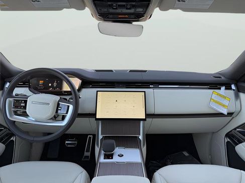 New 2026 Land Rover Range Rover SE image 9