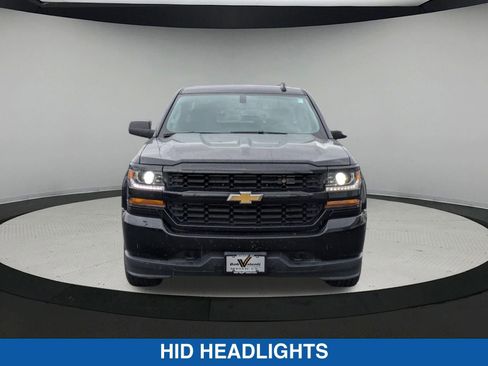 Used 2018 Chevrolet Silverado 1500 Custom w/ Custom Value Package AWD/4WD image 9