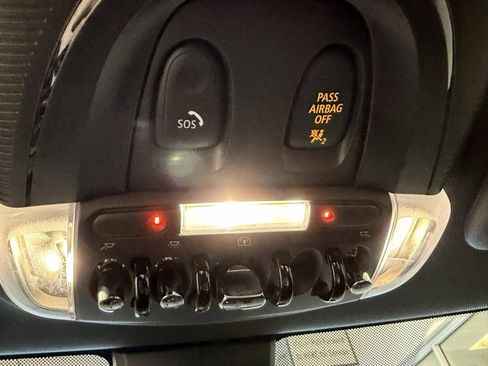 Used 2021 MINI Cooper 2-Door Hardtop image 24