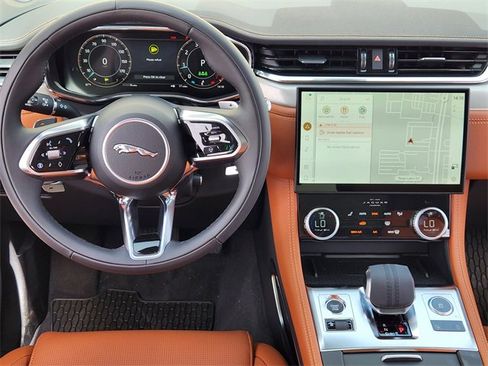 Used 2026 Jaguar F-PACE R-Dynamic S image 25