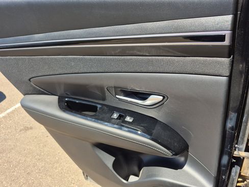 Used 2023 Hyundai Tucson Limited FWD image 19
