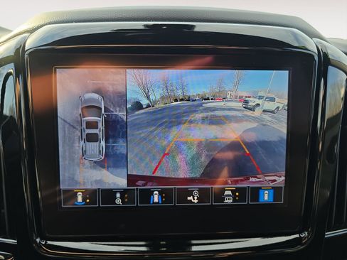 Used 2024 Chevrolet Traverse RS image 17