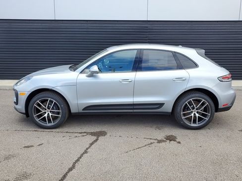 Used 2025 Porsche Macan AWD/4WD image 2