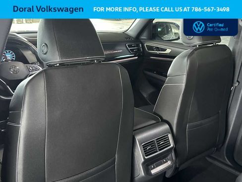 Used 2025 Volkswagen Atlas Cross Sport SEL R-Line AWD/4WD image 23