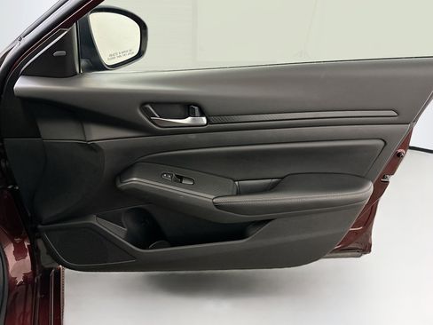 Used 2024 Nissan Altima 2.5 SV image 32