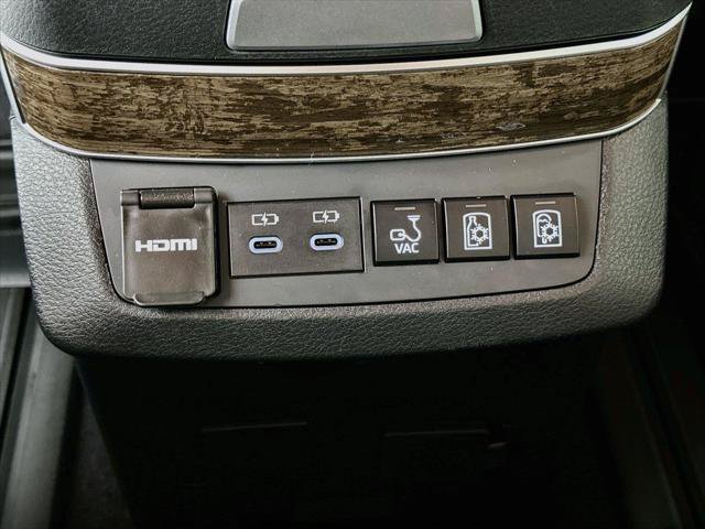 Certified 2026 Toyota Sienna Platinum AWD/4WD image 33