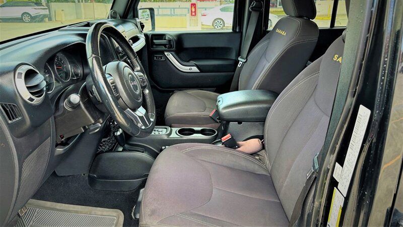 Used 2013 Jeep Wrangler Unlimited Sahara AWD/4WD image 11