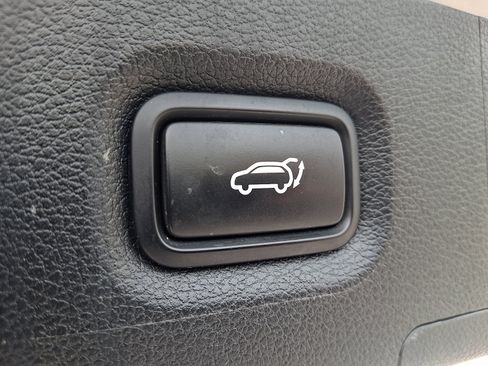 Used 2020 Hyundai Santa Fe Limited FWD image 31
