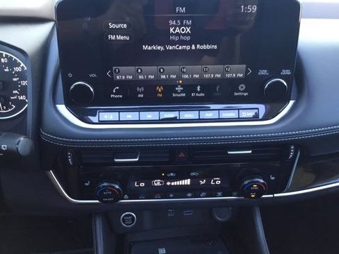 Used 2022 Nissan Rogue SL w/ SL Premium Package image 12