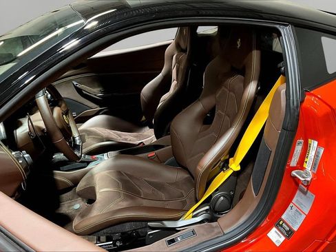 Used 2018 Ferrari 488 GTB RWD image 19