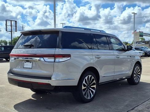 Certified 2024 Lincoln Navigator Reserve AWD/4WD image 2