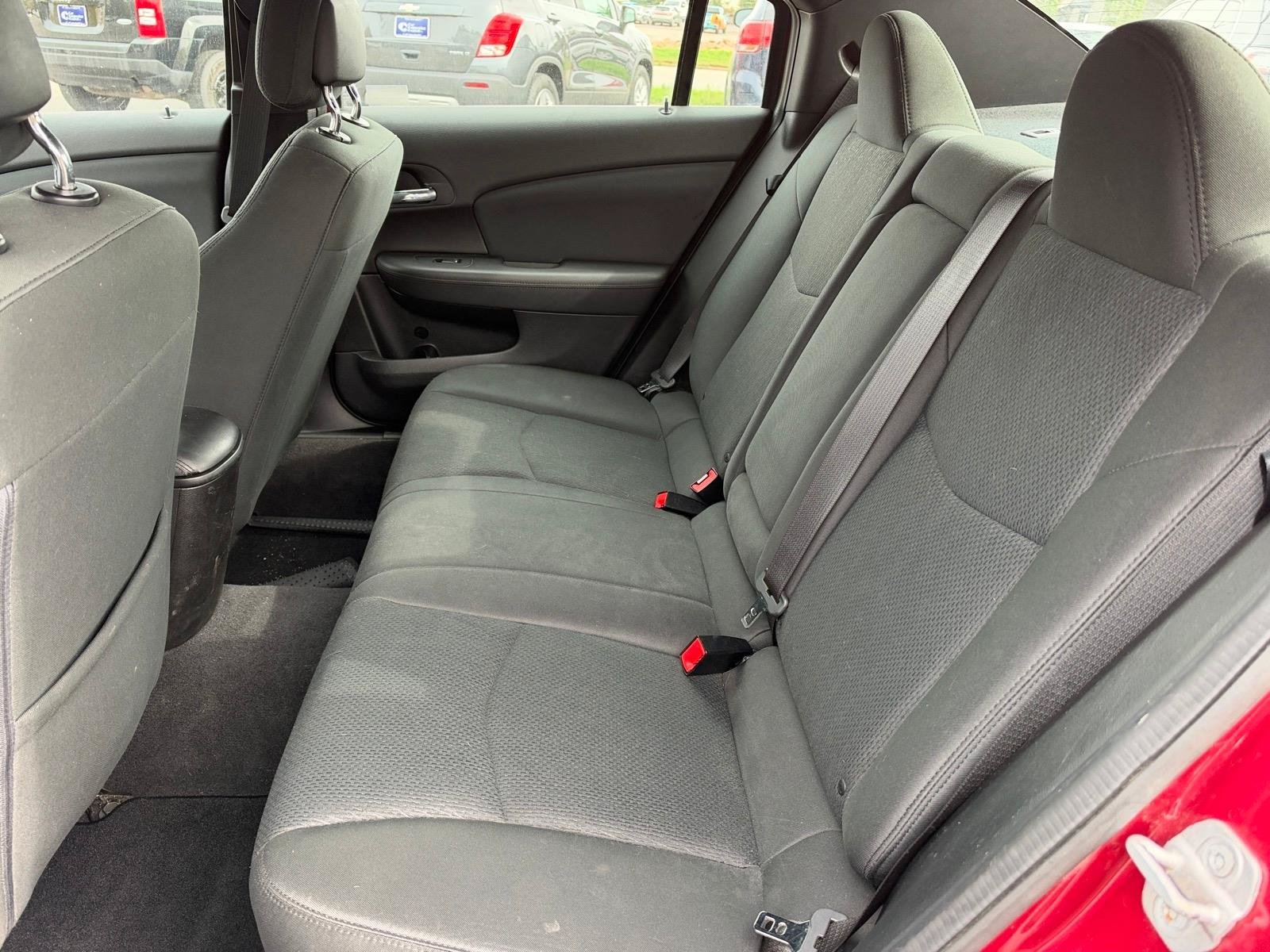 Used 2012 Chrysler 200 Touring FWD image 6
