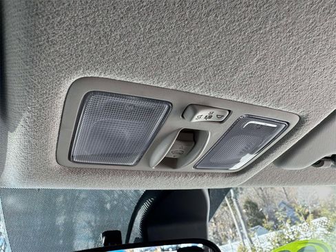 Used 2022 Hyundai Venue SEL w/ Cargo Package image 27