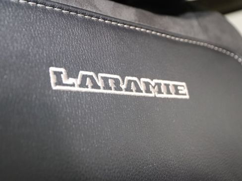 Used 2020 RAM 1500 Laramie AWD/4WD image 15