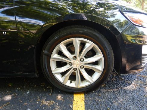 Used 2020 Chevrolet Malibu LT FWD image 28