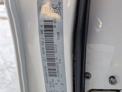 Used 2018 Jeep Cherokee Trailhawk image 34