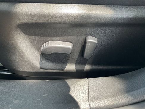 Used 2025 Nissan Altima 2.5 SV FWD image 9