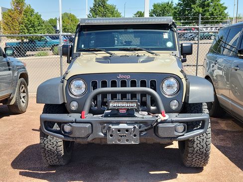 Used 2017 Jeep Wrangler Unlimited Rubicon AWD/4WD image 2
