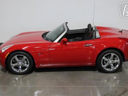 Used 2008 Pontiac Solstice GXP w/ Premium Package image 26