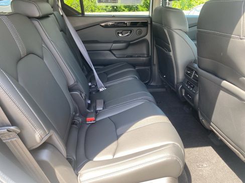 Certified 2025 Honda Pilot Touring image 33