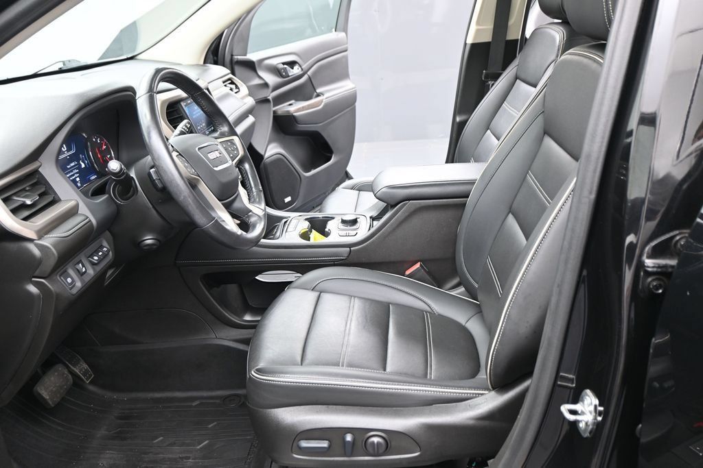 Used 2022 GMC Acadia Denali w/ Denali Ultimate Package AWD/4WD image 9