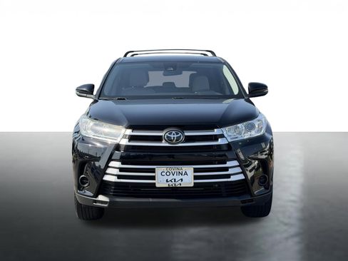Used 2019 Toyota Highlander LE FWD image 3