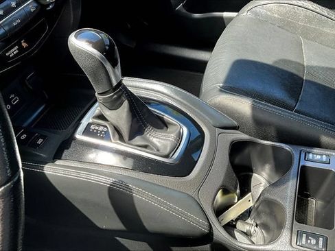 Used 2019 Nissan Rogue Sport SL w/ Premium Package AWD/4WD image 18