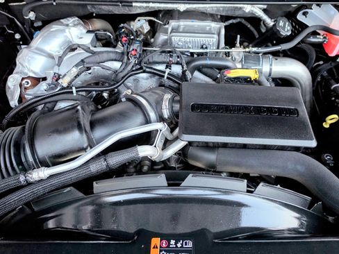 Used 2023 Chevrolet Silverado 2500 LT image 40