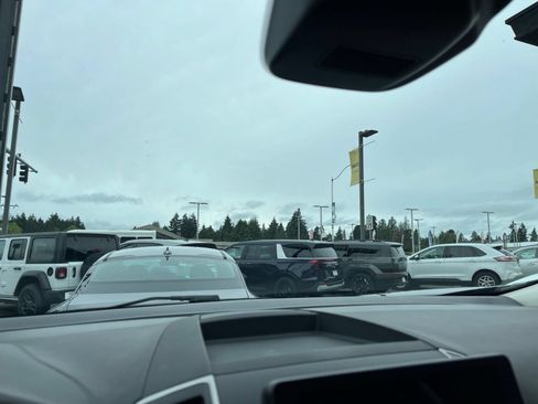 Used 2024 Ford Edge SEL AWD/4WD image 17