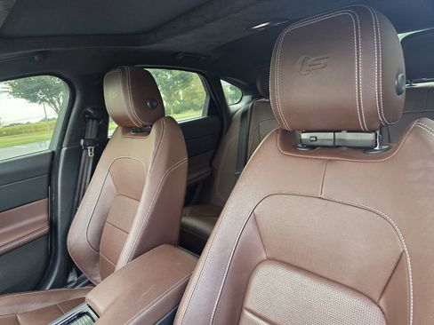 Used 2019 Jaguar XF S image 12