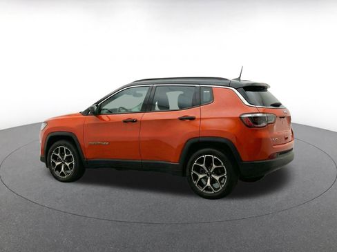 Used 2025 Jeep Compass Limited AWD/4WD image 7