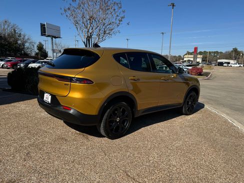 Used 2024 Dodge Hornet GT w/ GT Blacktop Package image 8