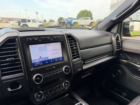 Used 2020 Ford Expedition Limited w/ Equipment Group 303A AWD/4WD image 19