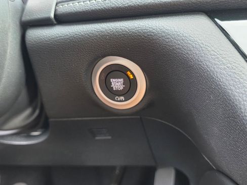 New 2026 Chrysler Pacifica Limited w/ Uconnect Theater Family Group image 20