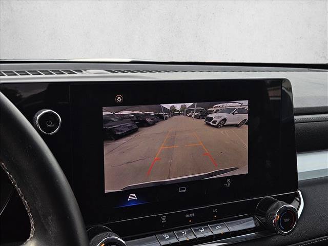 Used 2023 Chevrolet Colorado LT AWD/4WD image 21