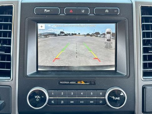 Used 2018 Ford Expedition XLT w/ Equipment Group 202A RWD image 17
