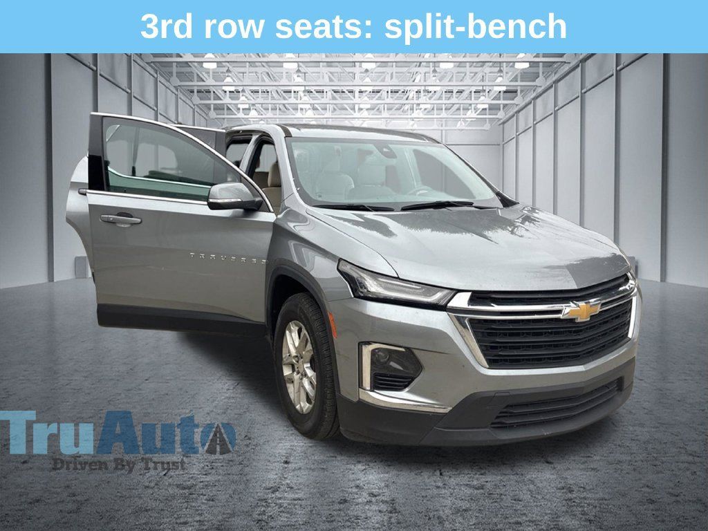 Used 2024 Chevrolet Traverse LS w/ Safety Package FWD image 10