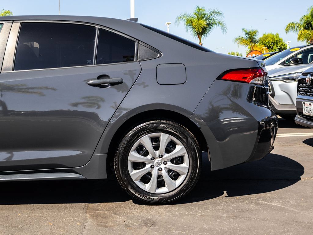 Used 2024 Toyota Corolla LE FWD image 6