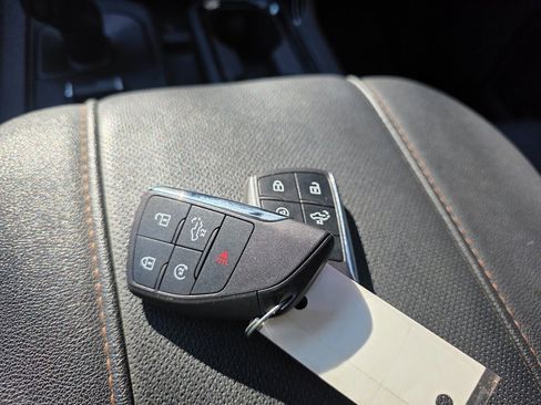 Used 2024 GMC Sierra 1500 AT4 w/ Technology Package image 31