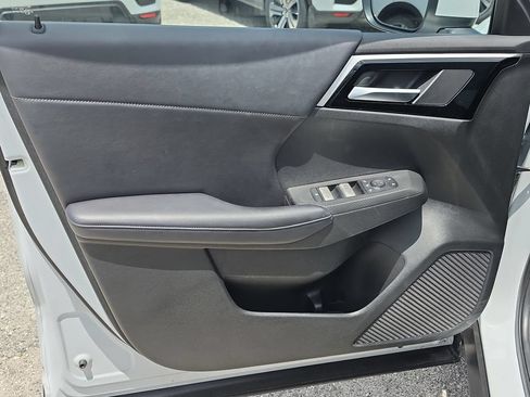 Used 2024 Mitsubishi Outlander SE Black Edition FWD image 19