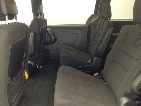 Used 2015 Dodge Grand Caravan SE w/ Quick Order Package 29E SE FWD image 18